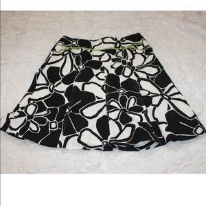 Ann Taylor Petites Black & White Skirt Size 2P